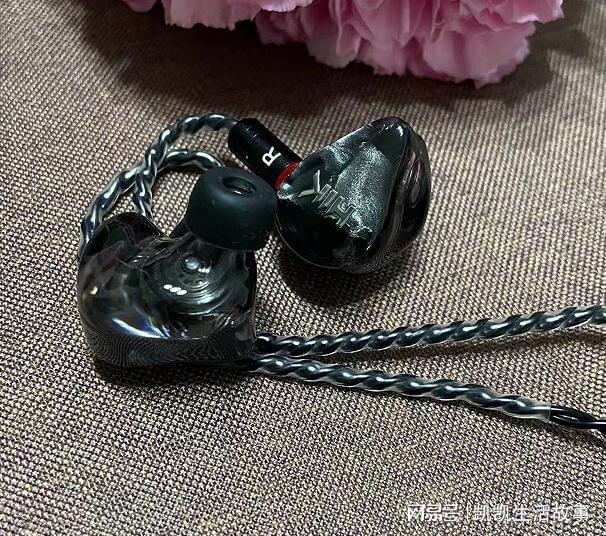 腻解析层次分明的有线耳机j9九游会登录声音动听细(图2)
