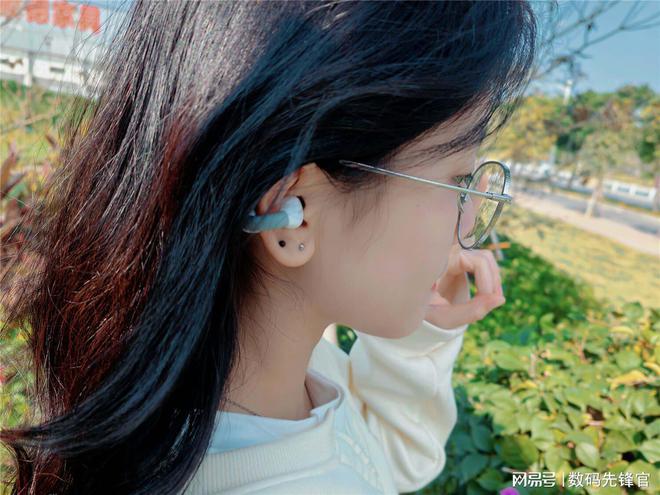 机评测：真百元舒适度与清音完美结合！九游会网址是多少虹觅Air耳夹式耳(图5)